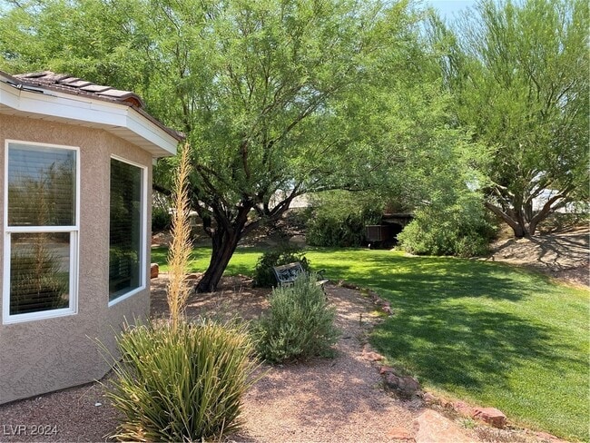 Building Photo - 1005 E McKnight Ave