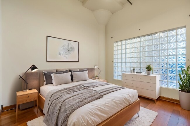 Building Photo - 689 Marin Blvd