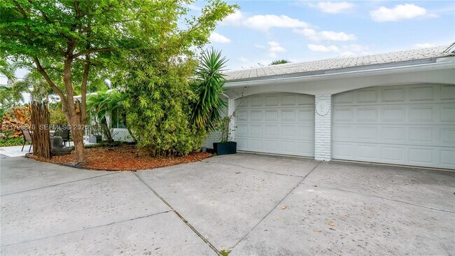 Building Photo - 4512 Sea Grape Dr