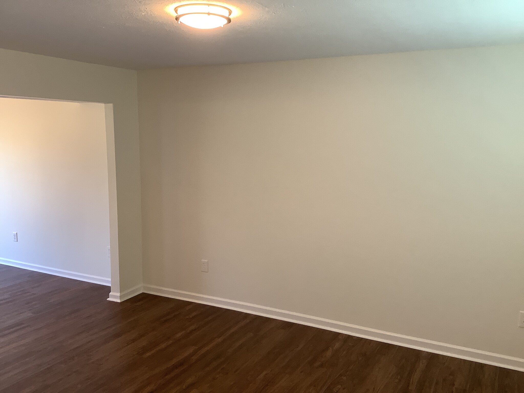 Building Photo - 5283 River Ridge Dr