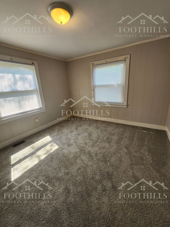 Building Photo - 507 Rose Hill St