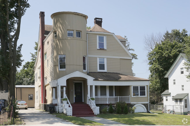 Primary Photo - 486 Park Ave
