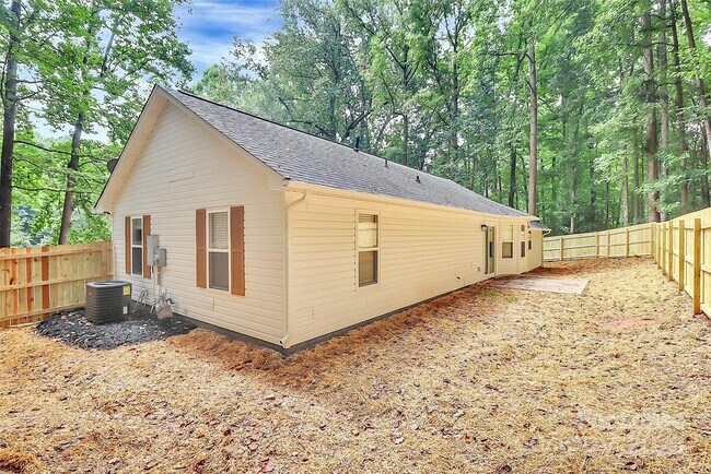 Building Photo - 1540 Nichole Ln