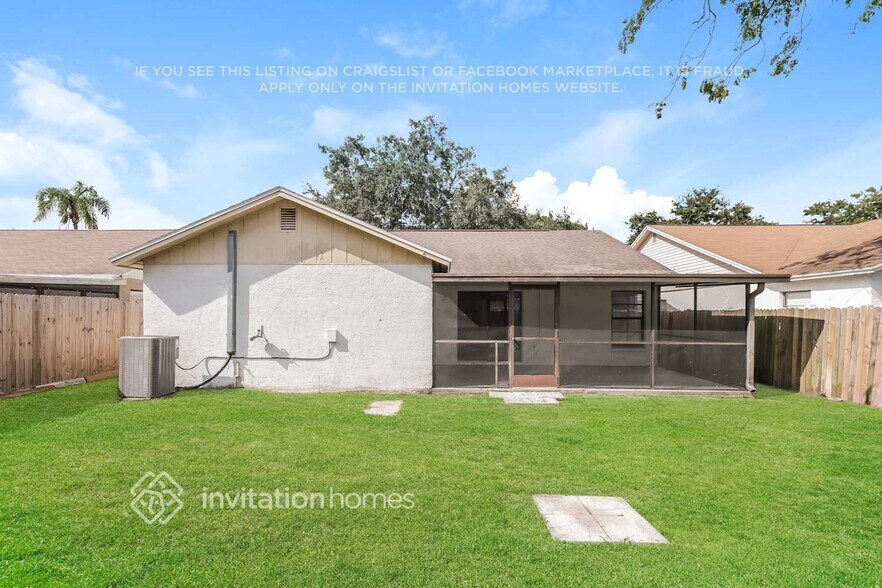 Building Photo - 11003 Kenbrook Dr