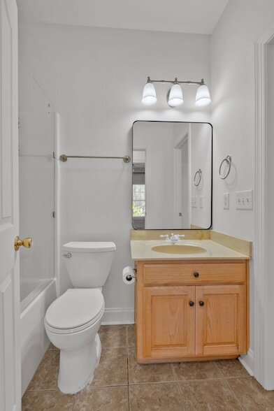 Building Photo - 614 Greene Dr