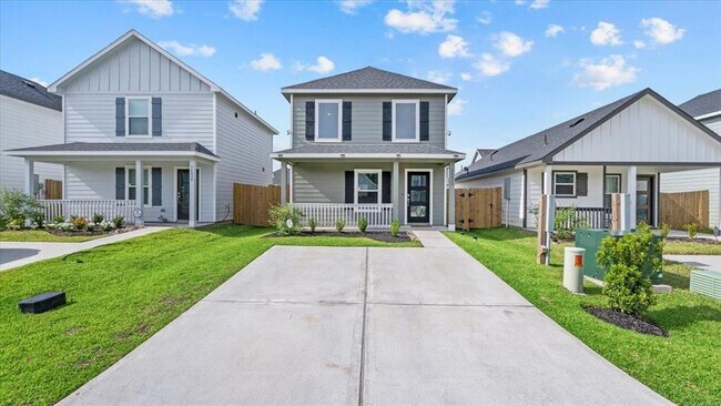 Building Photo - 16426 Valerie Marie Pl