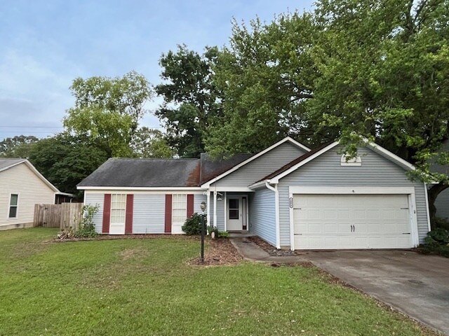 3 Bedroom 2 Bath House for Rent in Quail Hollow in Mt Pleasant. Lots of Upgrades. 3 Miles to IOP - 2084 Presidio Dr