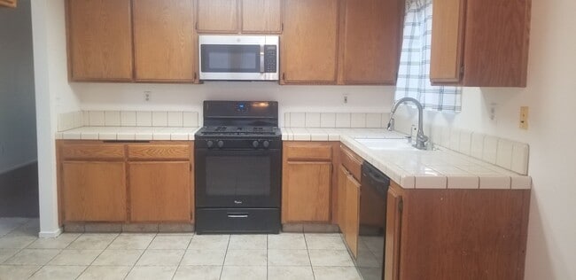 Building Photo - 6401 Caracas Ct