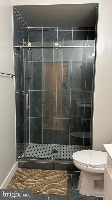 Building Photo - 235 Valley Ave SE