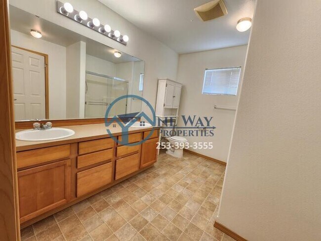 Building Photo - 2682 Hamilton Ave