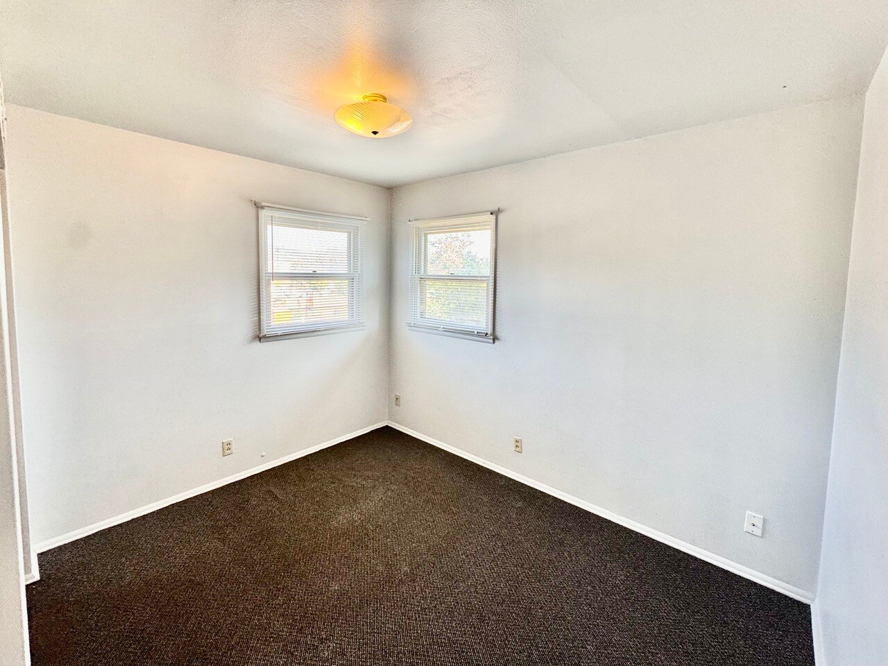 Building Photo - 728 Saint Charles St