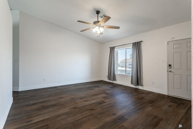 Building Photo - 6088 E 40th Ln