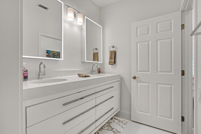 Building Photo - 754 Cable Beach Ln