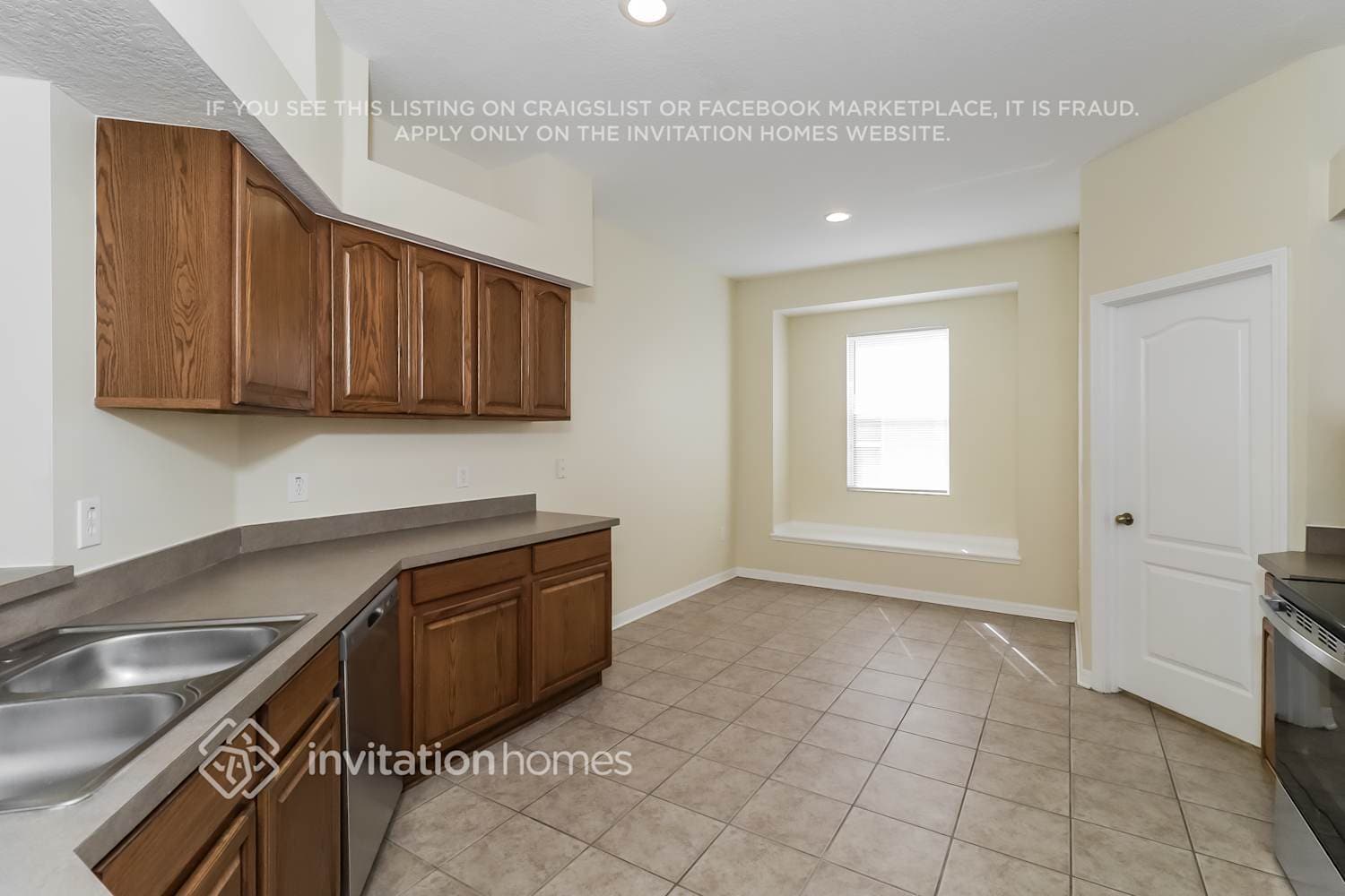 Building Photo - 15833 Pond Rush Ct