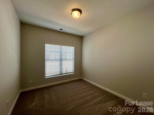 Building Photo - 2245 Noble Townes Wy