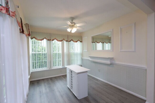 Building Photo - 10213 Wolfe Manor Ct