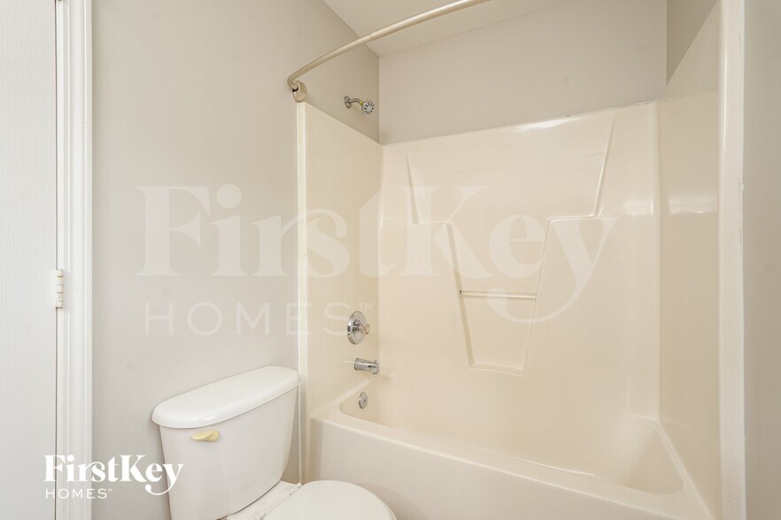 Building Photo - 3760 Thornaby Cir