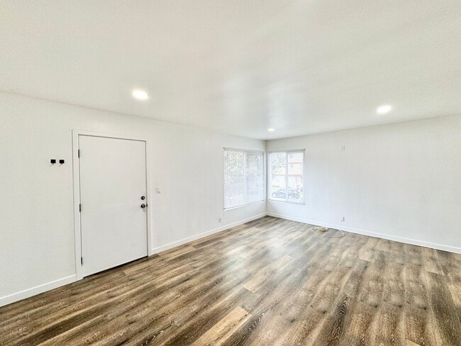 Building Photo - 4132 W 118th St