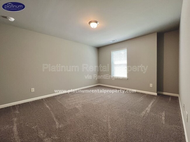 Building Photo - 2435 Kemp Dr NW