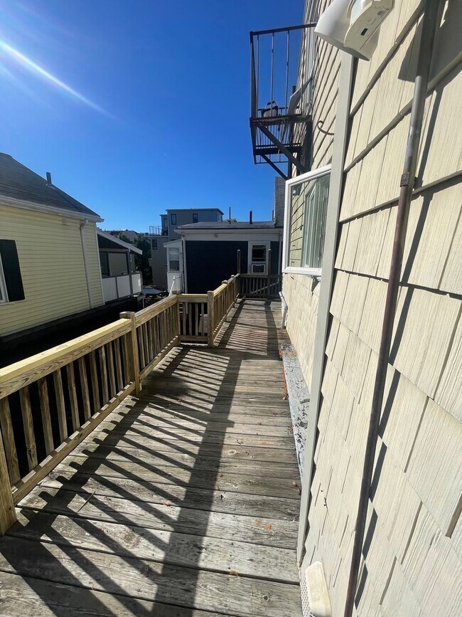 Building Photo - 296-298 Hurley Street