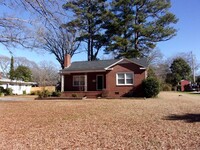 Building Photo - 3 Bedroom Brick Ranch in Beaty Estates