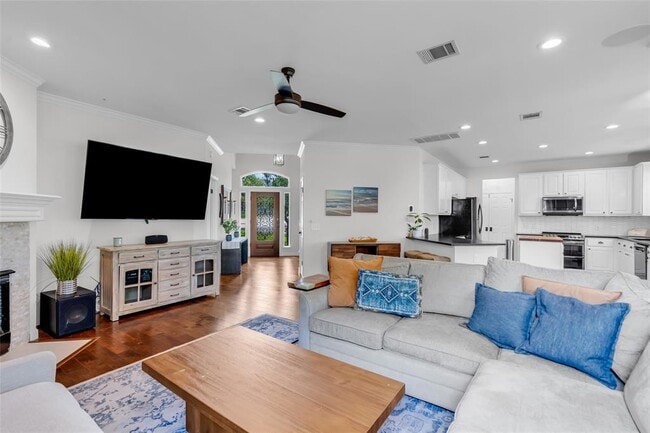 Building Photo - 11500 Emerald Falls Dr