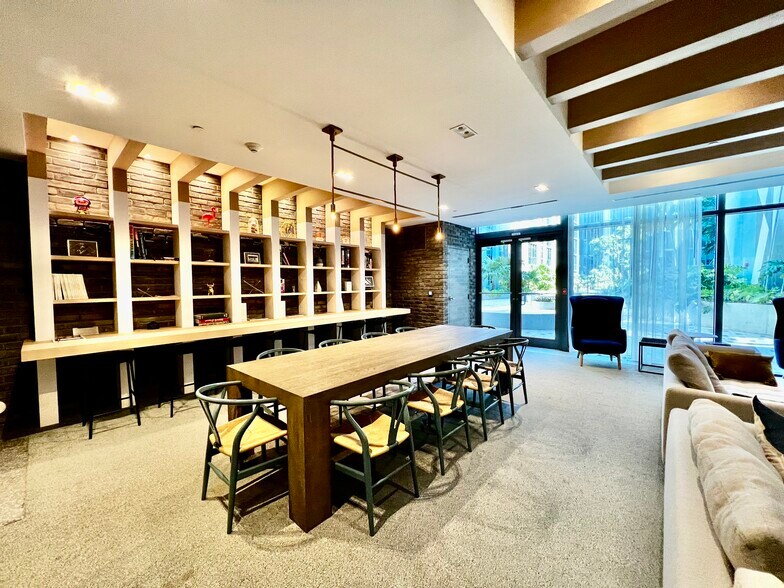 Building Photo - 169 NW 26th St