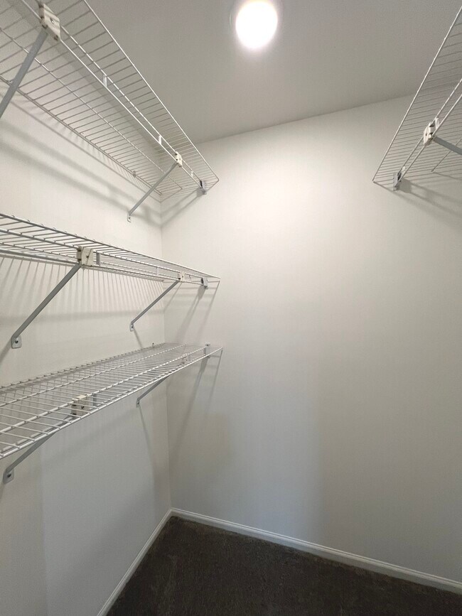 Building Photo - 652 Mallard Ct