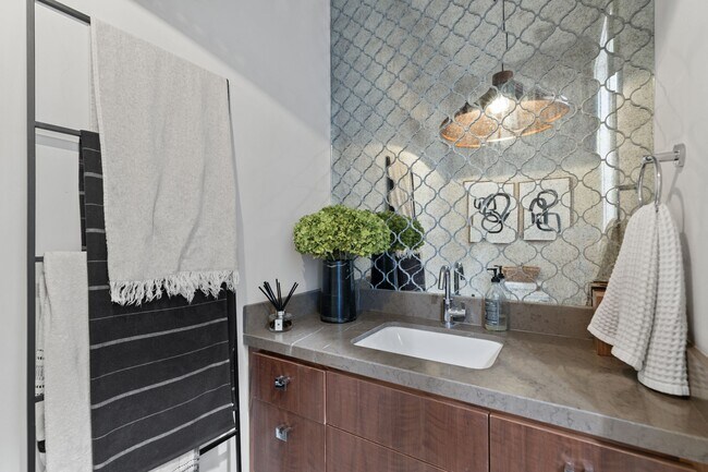 Building Photo - 2518 Southgate Blvd