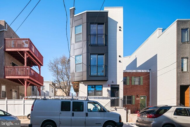 Building Photo - 1633 Swain St