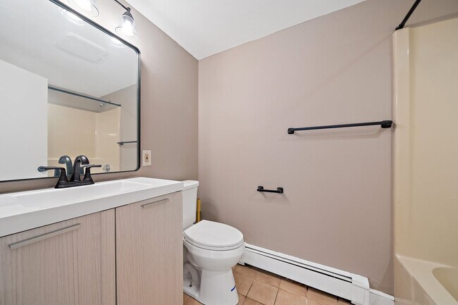 Building Photo - 11 Suban Pl