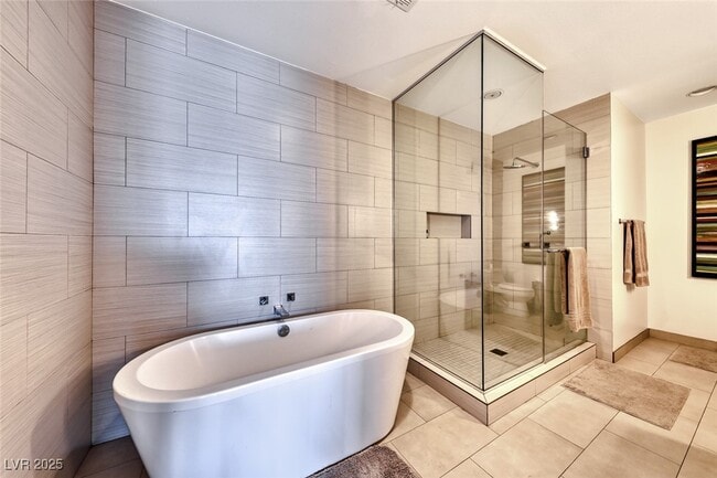 Building Photo - 4525 Dean Martin Dr