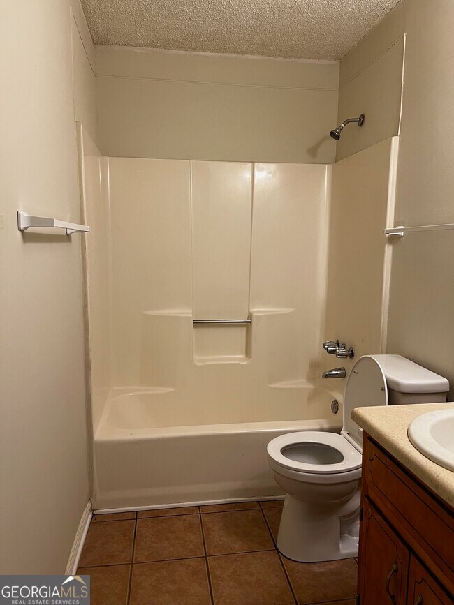 Building Photo - 420 N Elizabeth Ln