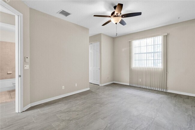 Building Photo - 9943 E Villa Cir