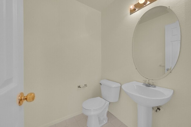 Building Photo - $2,795.00, 3-bed, 3.5-bath with bonus room...