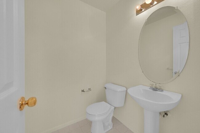 Building Photo - $3,095.00, 3-bed, 3.5-bath with bonus room...