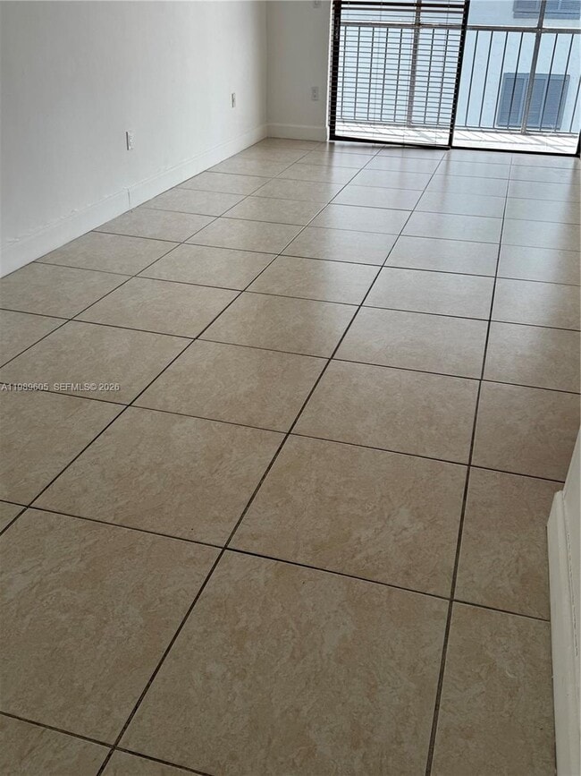 Building Photo - 9686 Fontainebleau Blvd