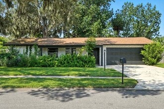 Building Photo - Beautiful 3 Bedroom House in Quiet Port Or...