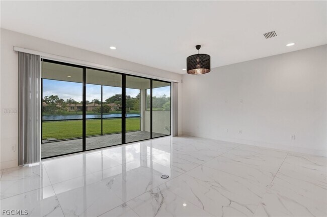 Building Photo - 11604 Meadowrun Cir