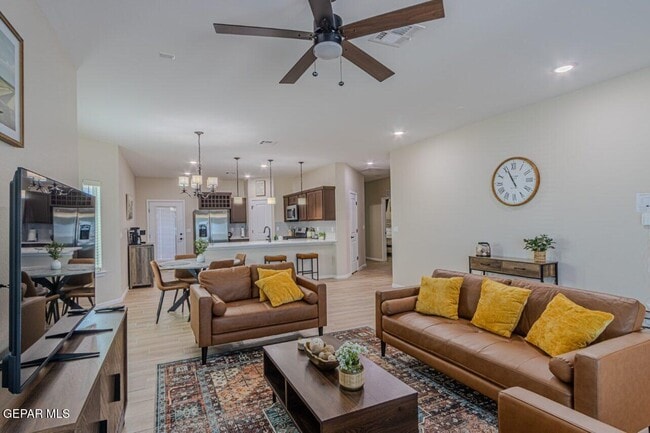 Building Photo - 360 Hector Porras Dr