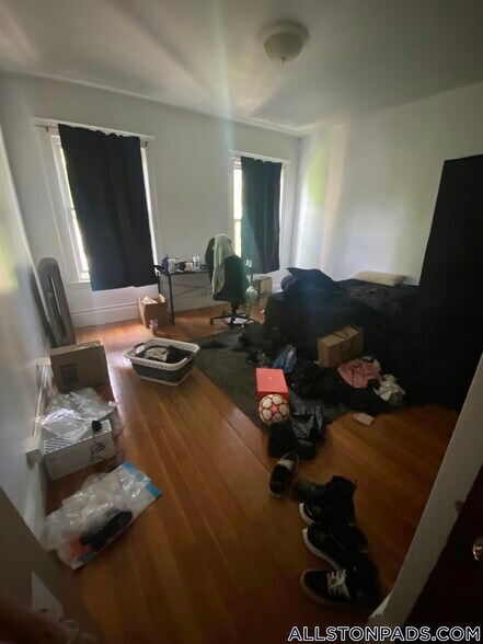 Building Photo - 19 Long Ave