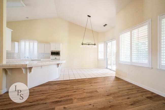 Building Photo - NorthWest Fresno Home, 3BR/2BA, Built 1998...