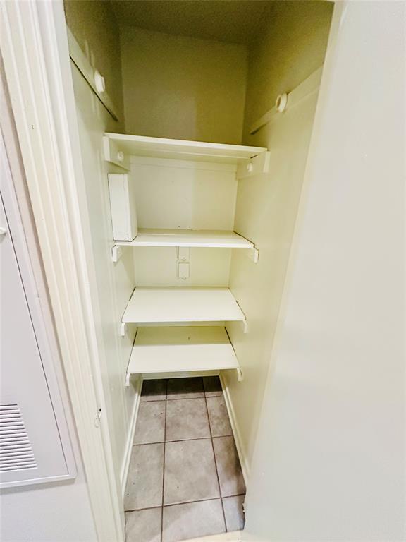 Building Photo - 6810 Deatonhill Dr