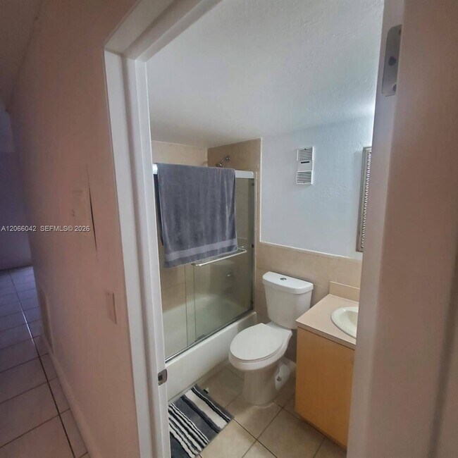 Building Photo - 7151 Miami Lakes Dr