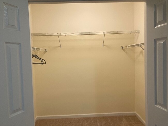 Building Photo - Beautiful 2 Bed 2 Bath Condo In Popular Oak Park Community - Water Included!