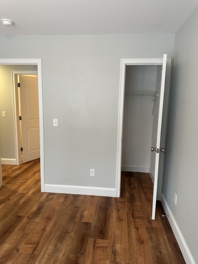 Building Photo - 2405 Rosa RoadRidge Manor Ct