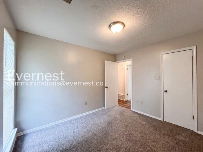 Building Photo - 6420 Sandhurst Rd