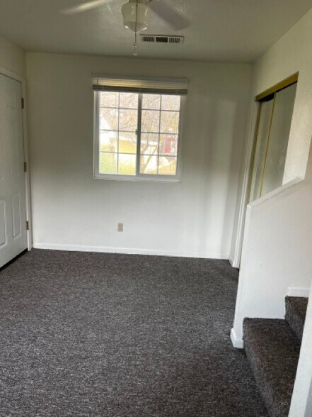 Building Photo - 40671 Old Three Rivers Rd