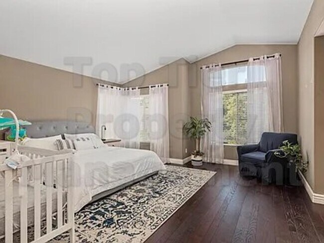 Building Photo - Luxurious 5-Bedroom Rancho Del Oro Home with Solar – Available Now!