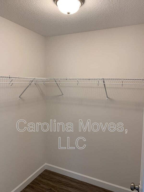 Building Photo - 147 Cosmos Ln